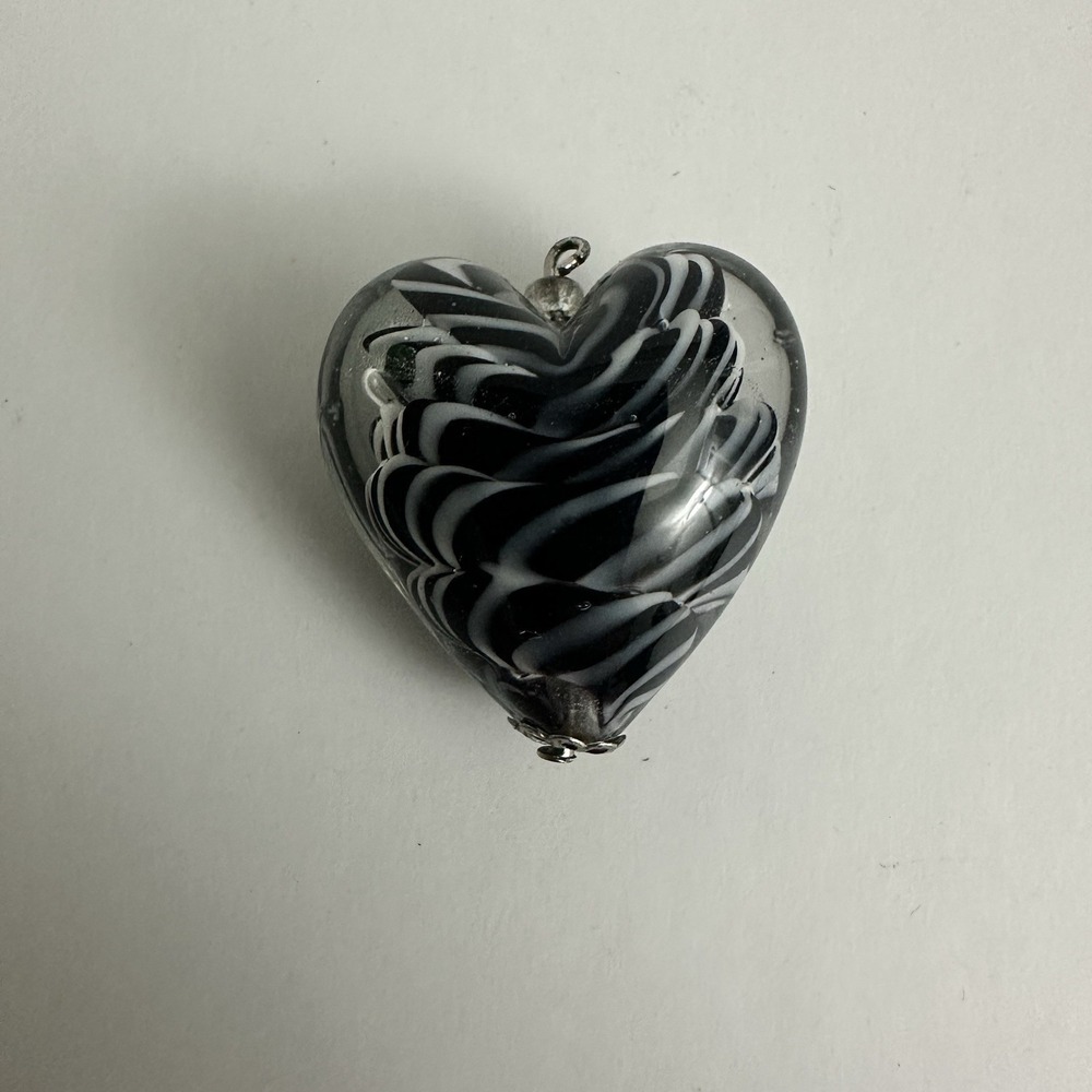 Nice Art Glass Spiral Heart Pendant - Black & White  Clean Condition